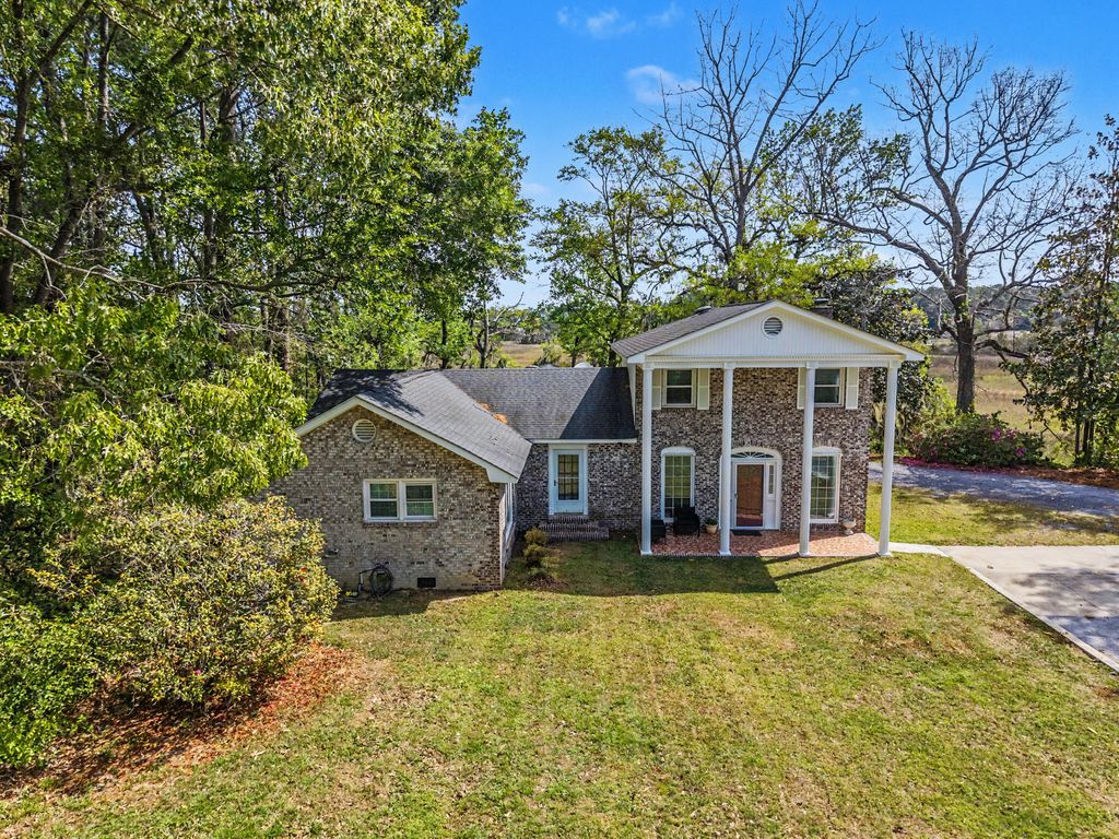 Photo of 2340 Ashley River Road, Charleston, SC 29414 (MLS # 26010384)