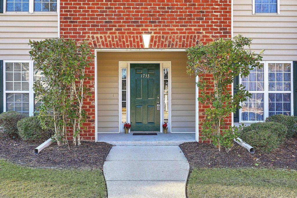 Photo of 1733 Wyngate Circle, Mount Pleasant, SC 29466 (MLS # 25032993)