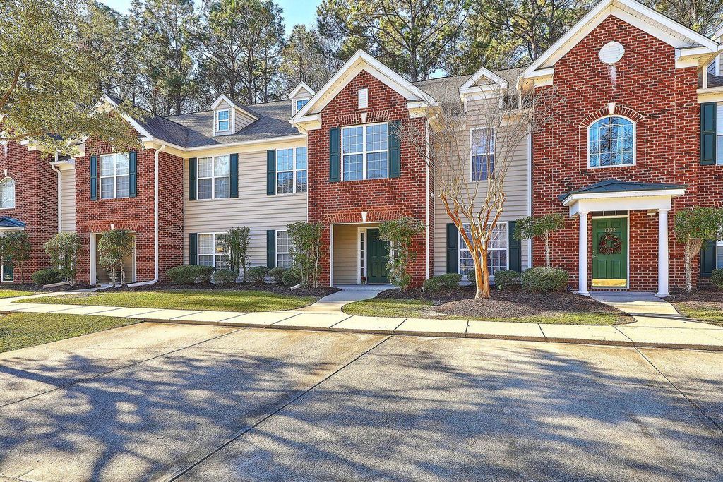 Photo of 1733 Wyngate Circle, Mount Pleasant, SC 29466 (MLS # 25032993)