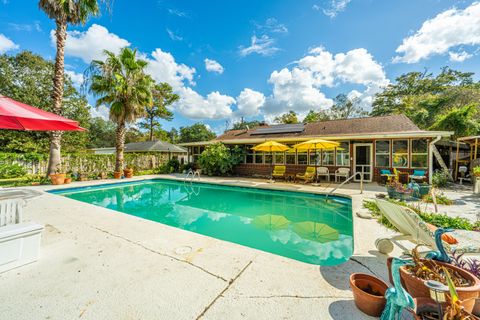 A home in North Charleston