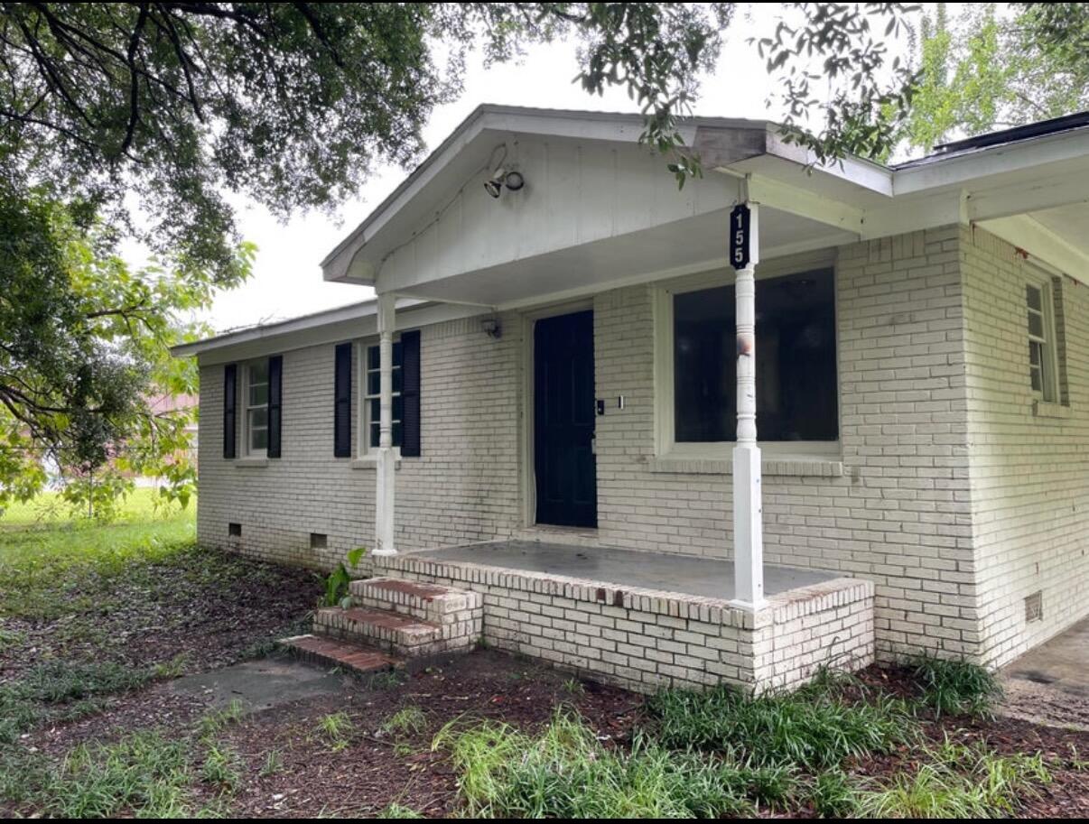 155 W End Drive