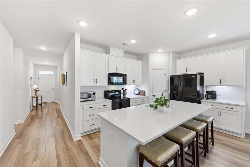 Photo of 1437 Arabella Street, Charleston, SC 29414 (MLS # 26024175)