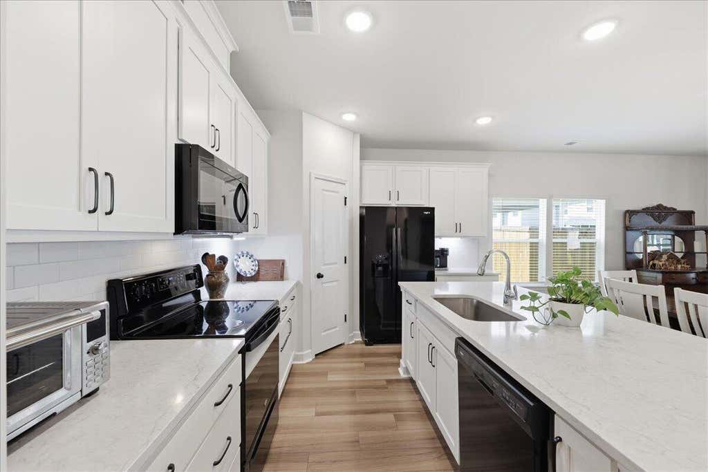Photo of 1437 Arabella Street, Charleston, SC 29414 (MLS # 26024175)