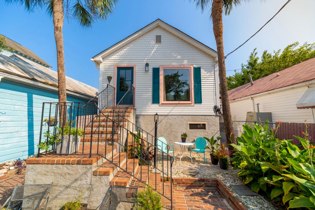 Photo of 77 Nunan Street, Charleston, SC 29403 (MLS # 26019868)