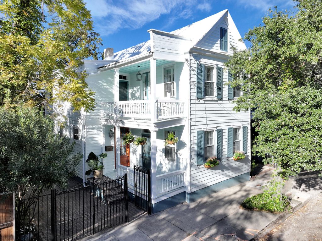 Photo of 84 Vanderhorst Street, Charleston, SC 29403 (MLS # 25028806)