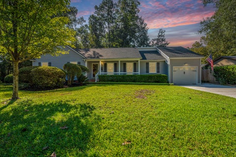 Photo of 102 Huntington Circle, Summerville, SC 29485 (MLS # 26025861)