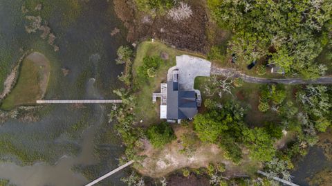 A home in Edisto Island