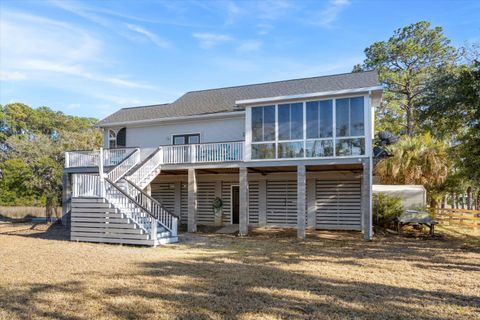 A home in Edisto Island