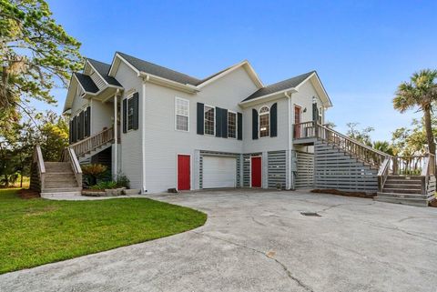 A home in Edisto Island