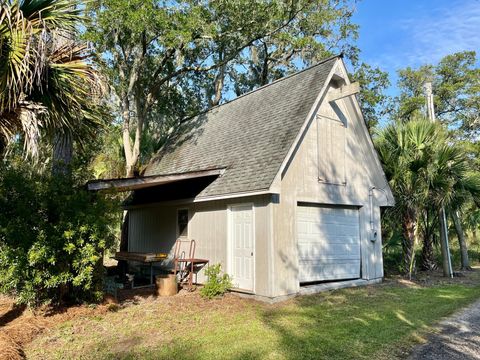 A home in Edisto Island