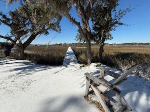 A home in Edisto Island