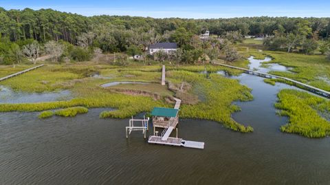 A home in Edisto Island