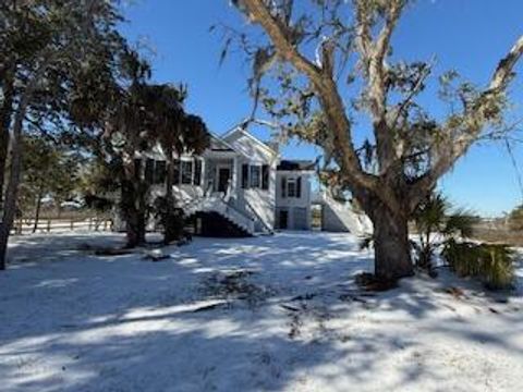 A home in Edisto Island