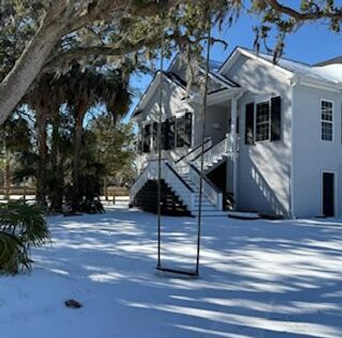 A home in Edisto Island