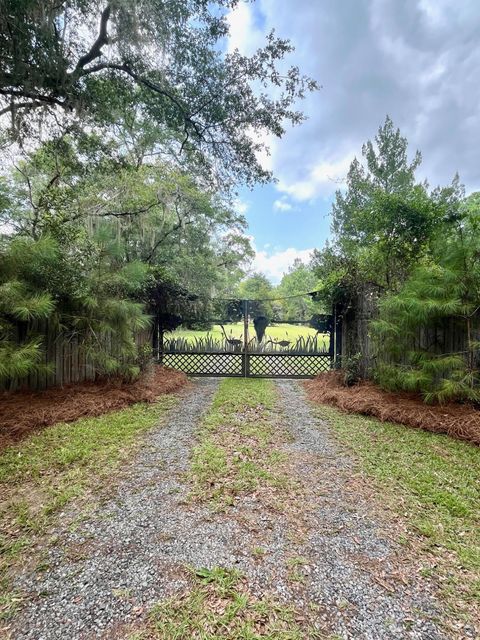 A home in Edisto Island