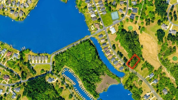 72 RIDGE LAKE DR, MANNING, SC 29102 - Image bfe7df4b8e01e04d0c28c2e8b823ff0c/37174889
