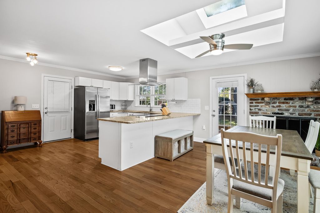 Photo of 971 Carmel Drive, Charleston, SC 29412 (MLS # 26009471)