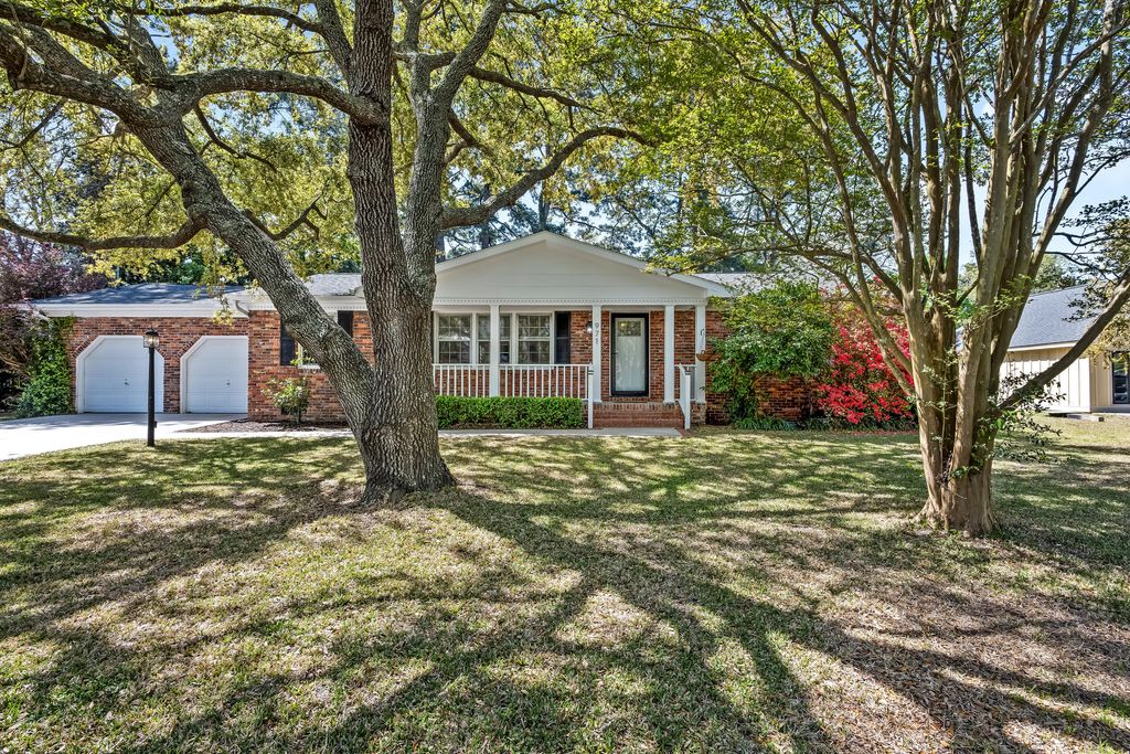 Photo of 971 Carmel Drive, Charleston, SC 29412 (MLS # 26009471)