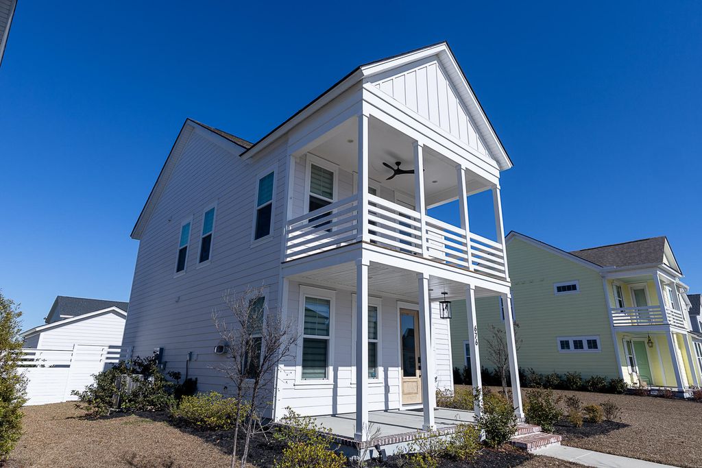 Photo of 676 Blueway Avenue, Summerville, SC 29486 (MLS # 26000928)