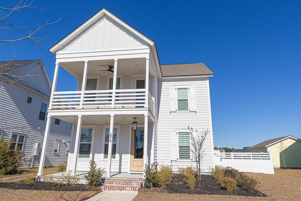 Photo of 676 Blueway Avenue, Summerville, SC 29486 (MLS # 26000928)