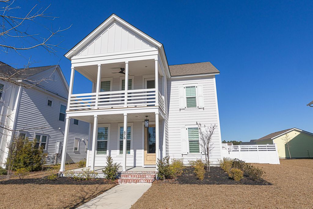 Photo of 676 Blueway Avenue, Summerville, SC 29486 (MLS # 26000928)