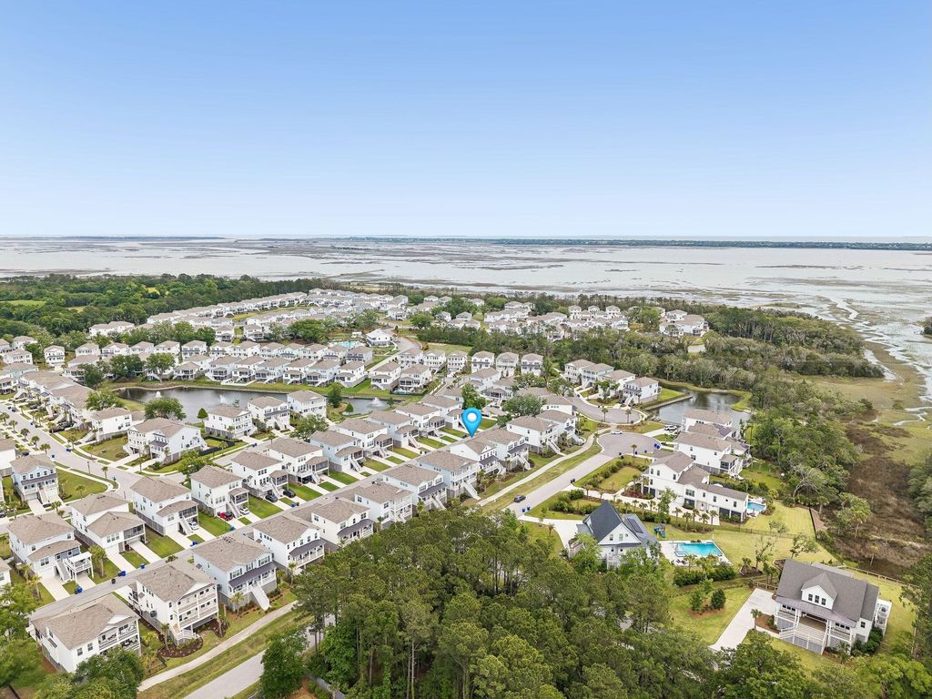 Photo of 1566 N Lakeshore Drive, Mount Pleasant, SC 29466 (MLS # 26014004)