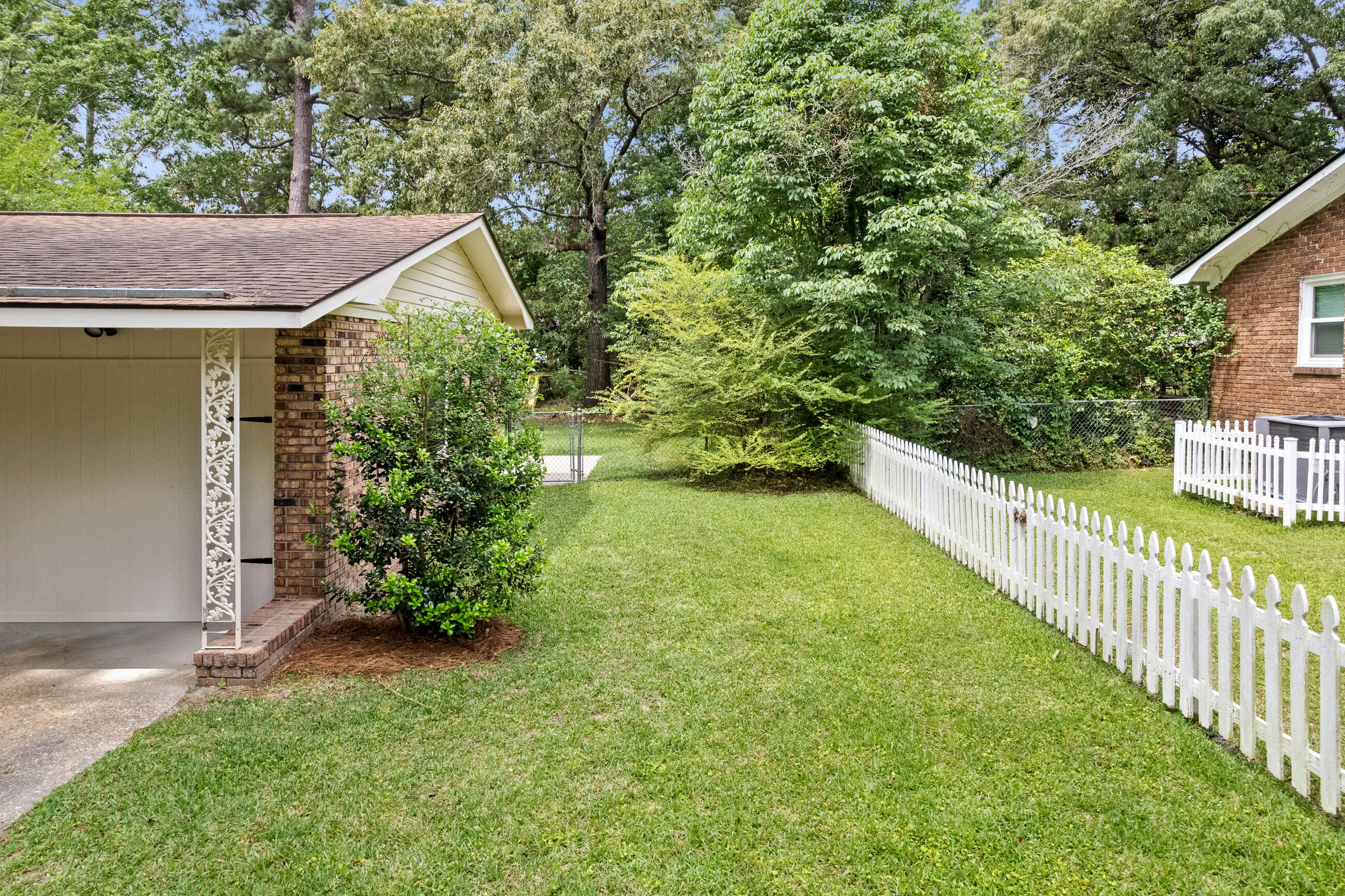 411 Forest Circle