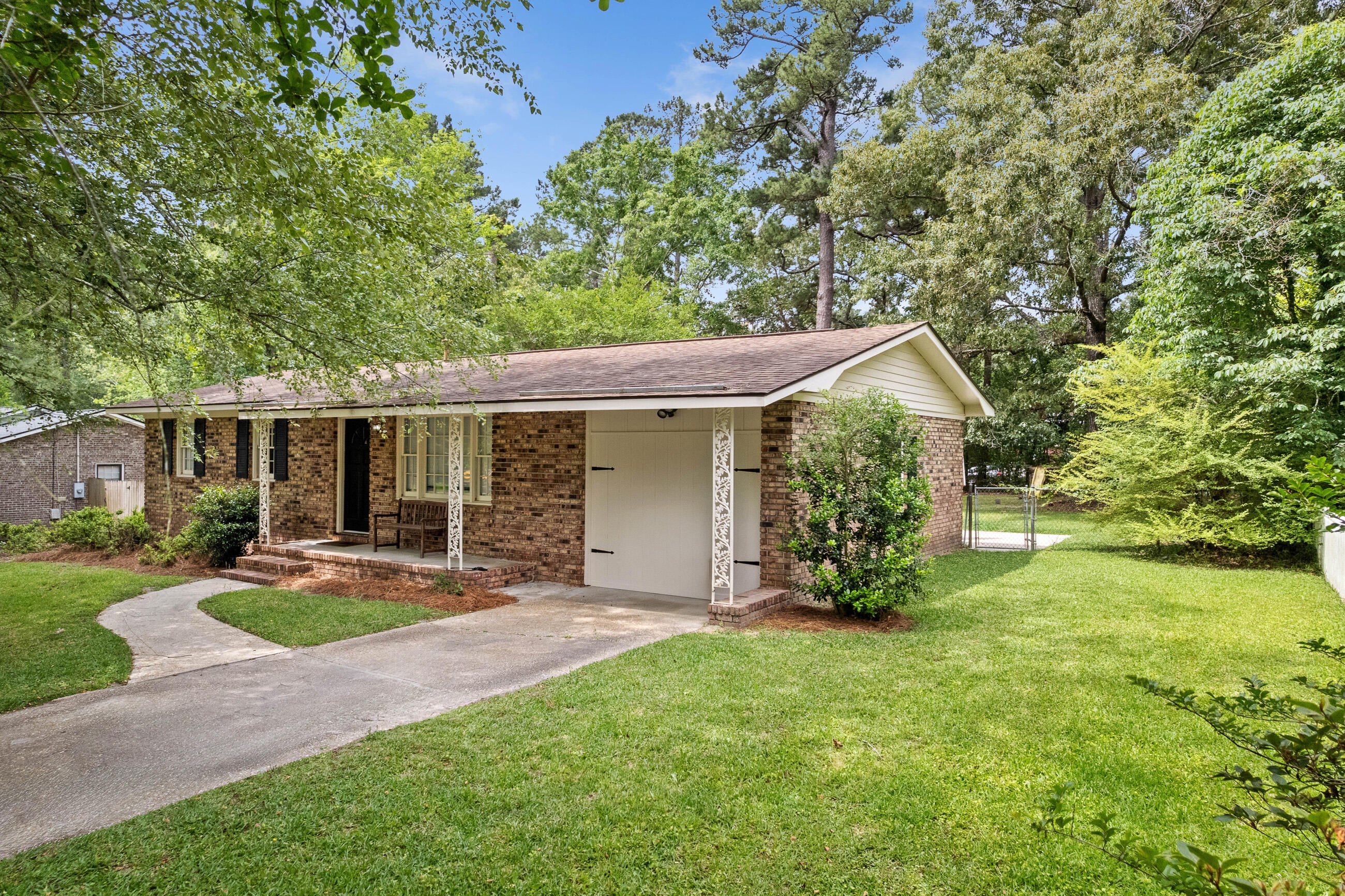 411 Forest Circle