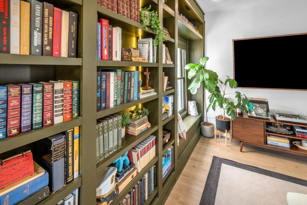 Photo of 72 Hanover Street, Charleston, SC 29403 (MLS # 26009827)