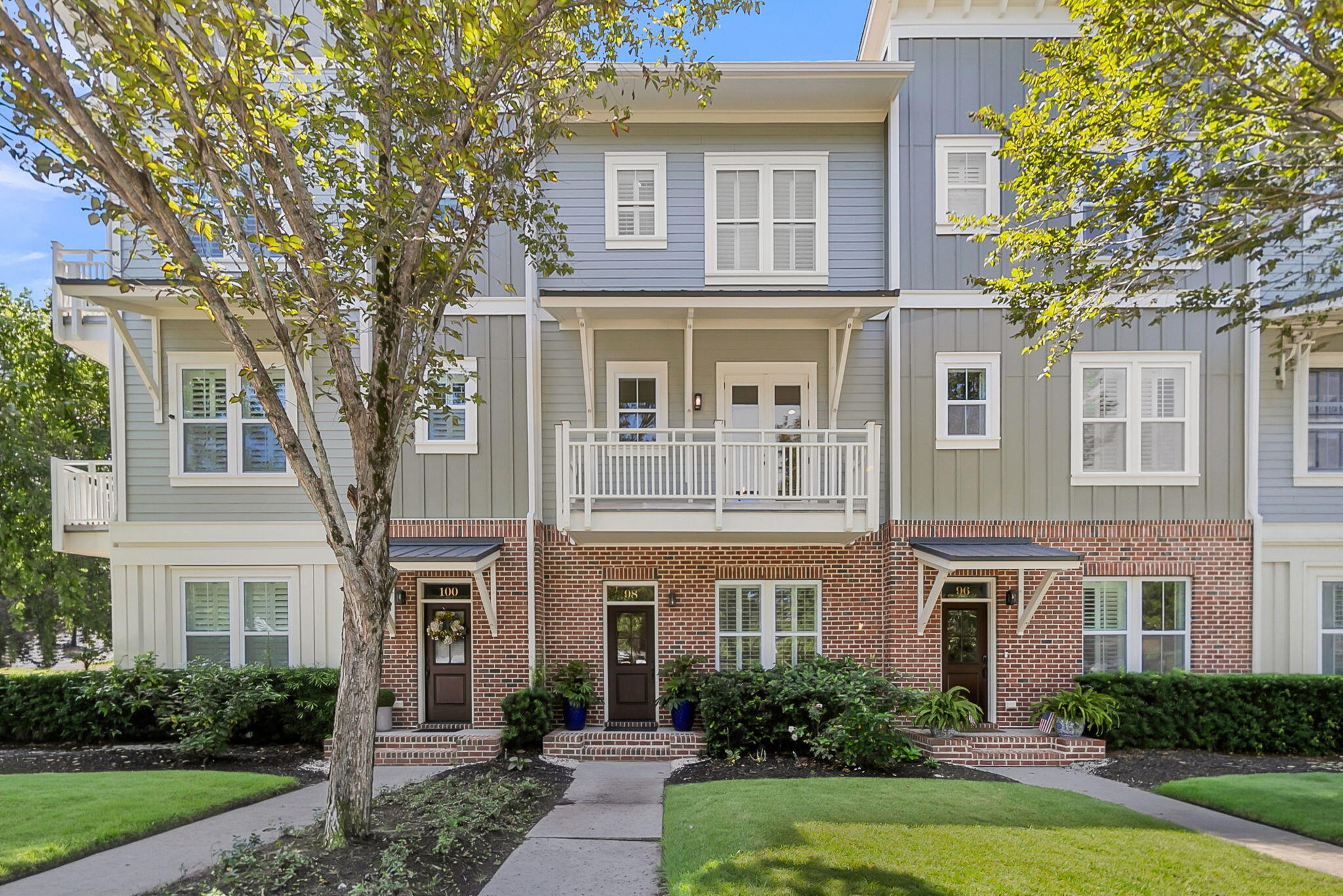 98 Vincent Drive
