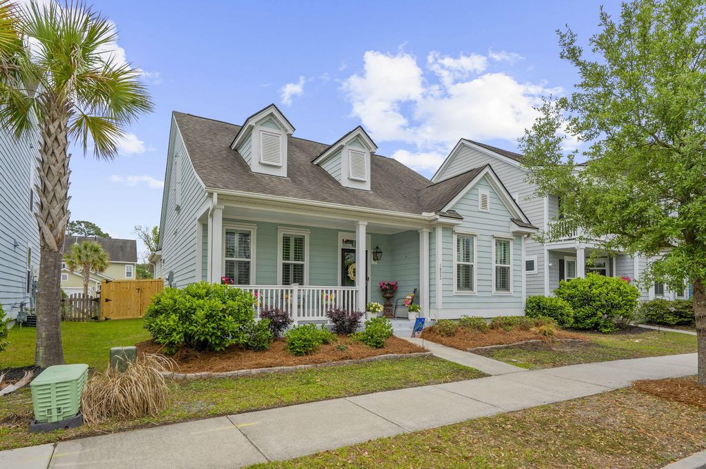 Photo of 1822 Grovehurst Drive, Charleston, SC 29414 (MLS # 26013013)