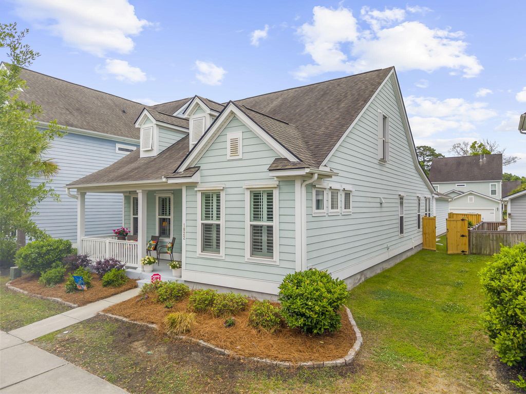 Photo of 1822 Grovehurst Drive, Charleston, SC 29414 (MLS # 26013013)
