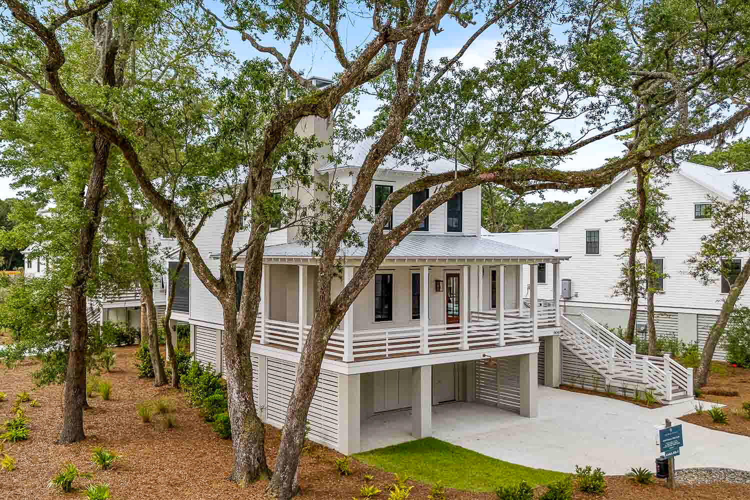 6045 Honey Hole Haven