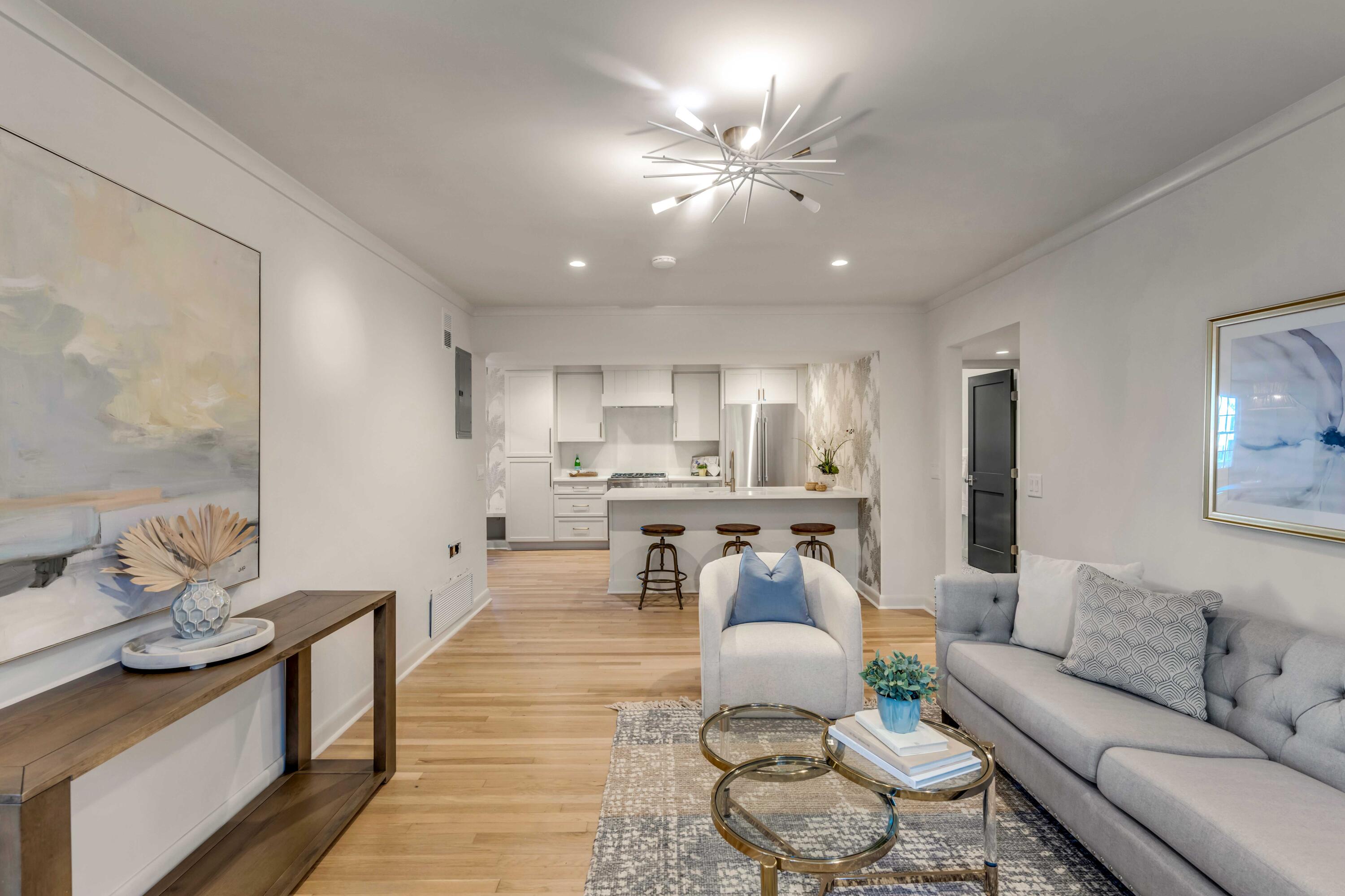 7 Logan Street F