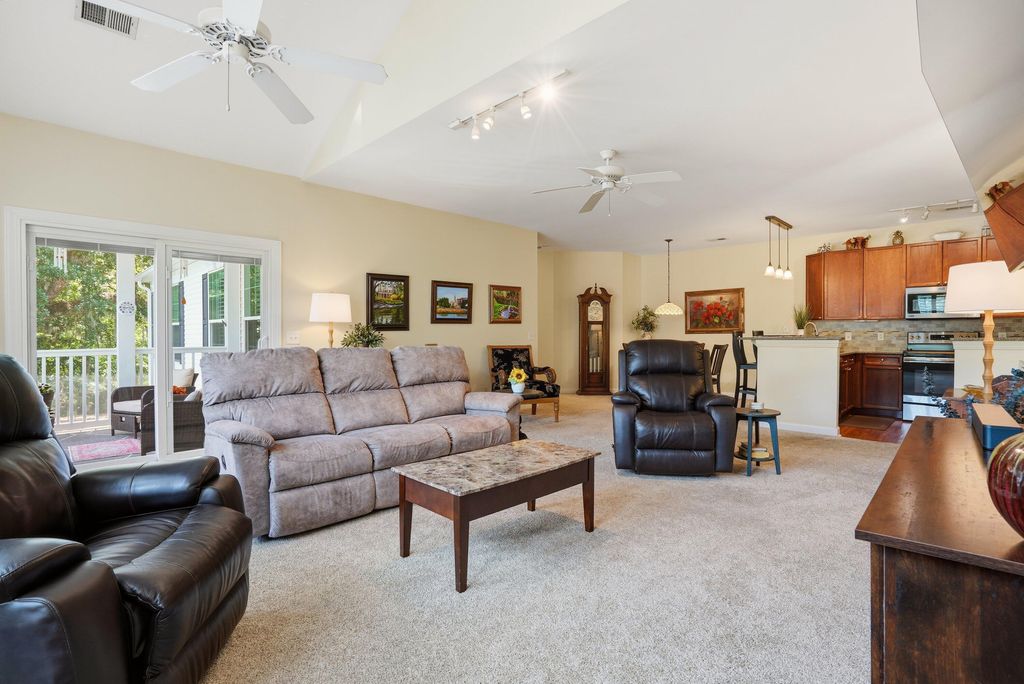 Photo of 141 Golfview Lane, Summerville, SC 29485 (MLS # 26014231)