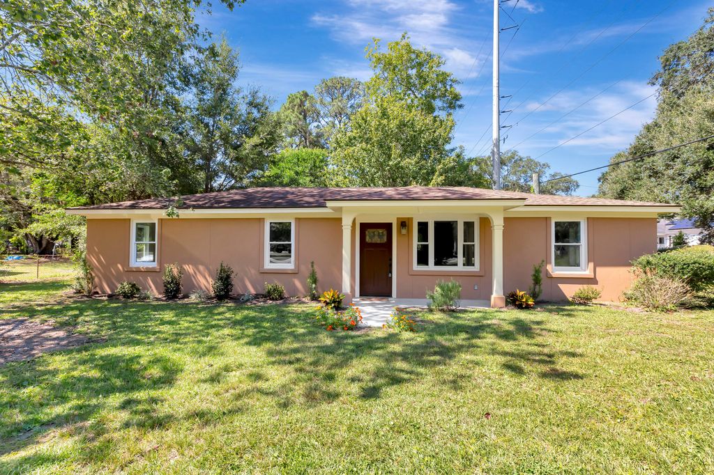 Photo of 1249 Stone Post Road, Charleston, SC 29412 (MLS # 25025504)