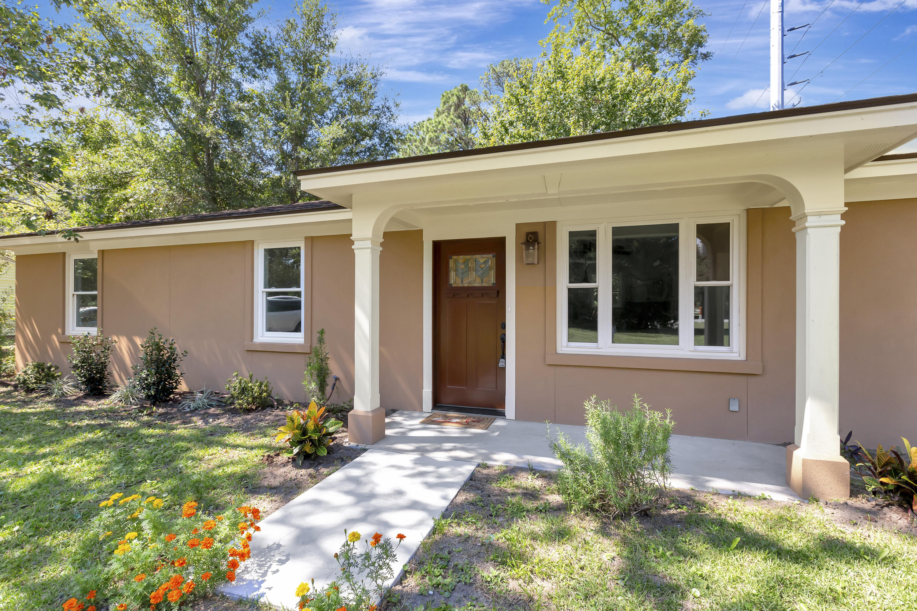 1249 Stone Post Road