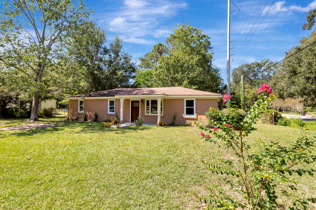 Photo of 1249 Stone Post Road, Charleston, SC 29412 (MLS # 25025504)