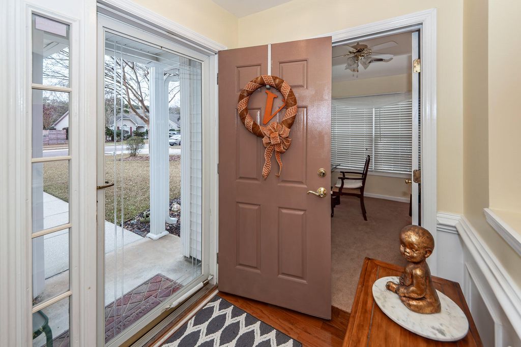 Photo of 1520 Wellesley Circle, Mount Pleasant, SC 29466 (MLS # 26000160)