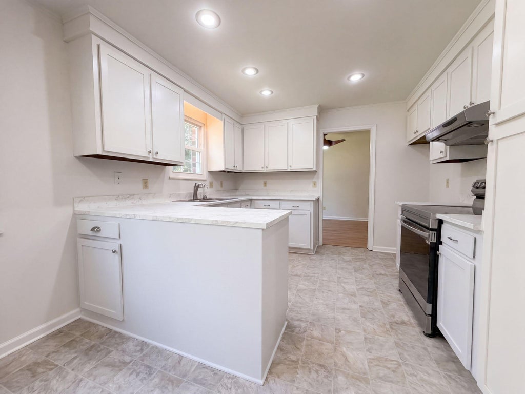 Photo of 114 Blake Drive, Summerville, SC 29485 (MLS # 26026081)