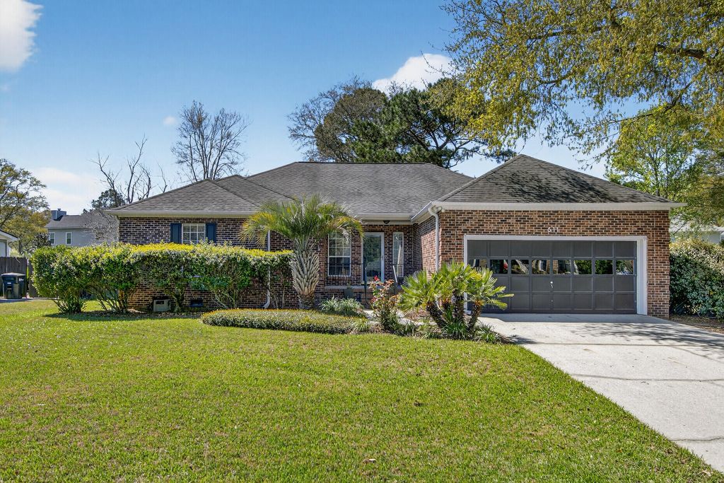 Photo of 611 Fisherman'S Bend, Mount Pleasant, SC 29464 (MLS # 26008328)