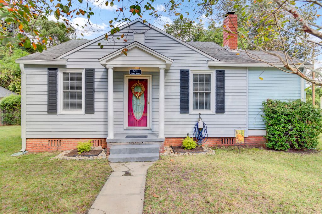 Photo of 1211 Vienna Woods Road, Hanahan, SC 29410 (MLS # 25027490)