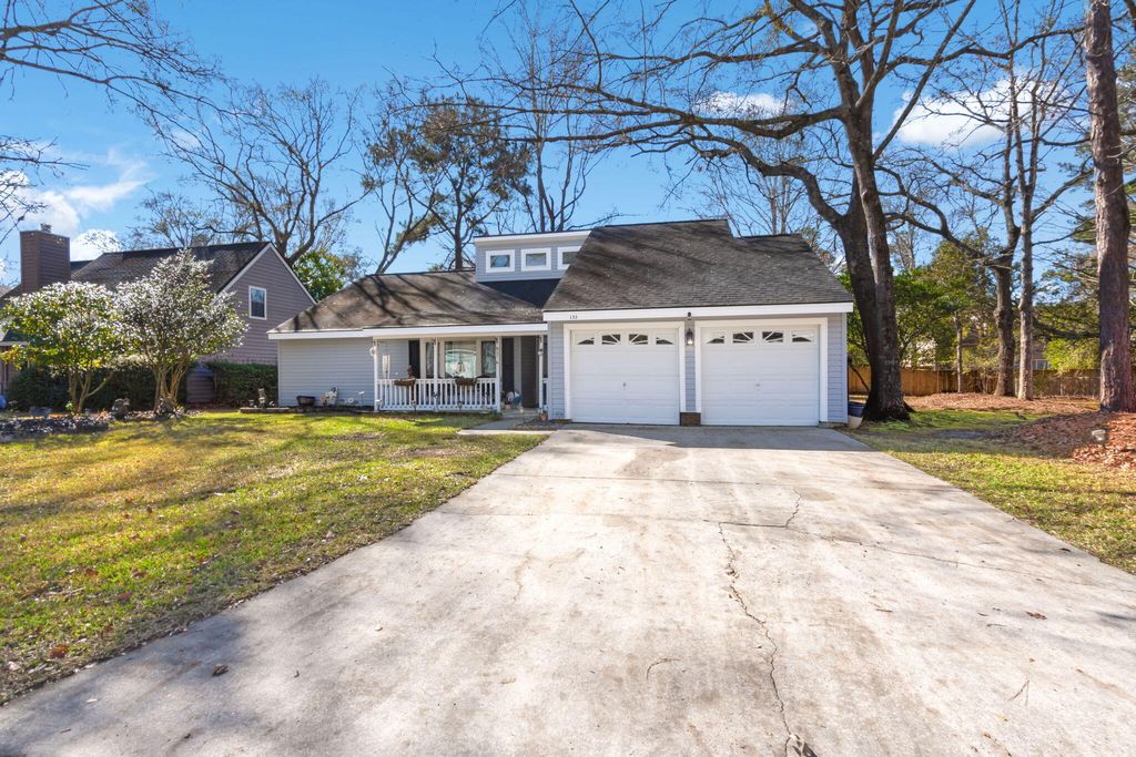 Photo of 133 Bridgecreek Drive, Goose Creek, SC 29445 (MLS # 26001944)