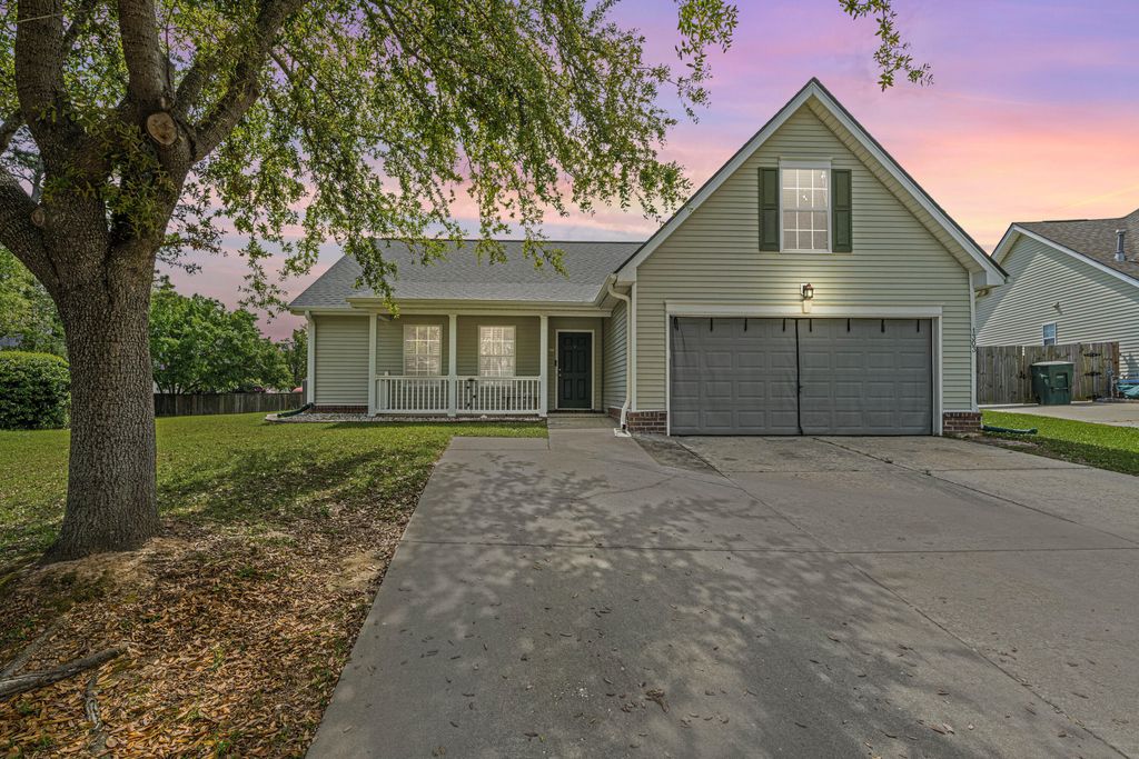 Photo of 1303 Grassy Hill Court, Hanahan, SC 29410 (MLS # 26009666)