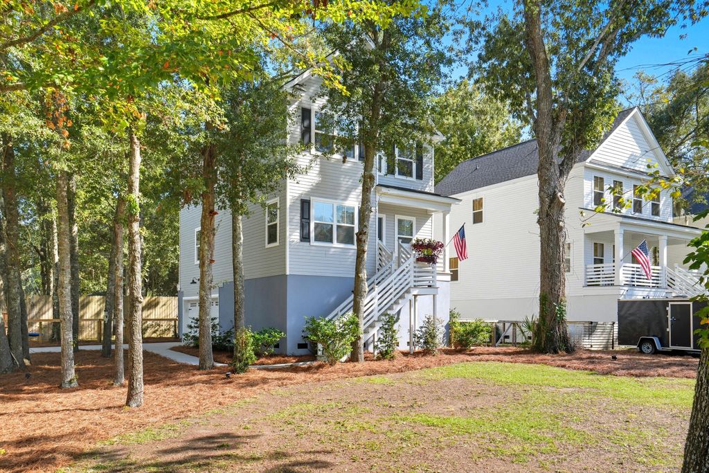 Photo of 1319 Lucinda Street, Mount Pleasant, SC 29466 (MLS # 25026138)