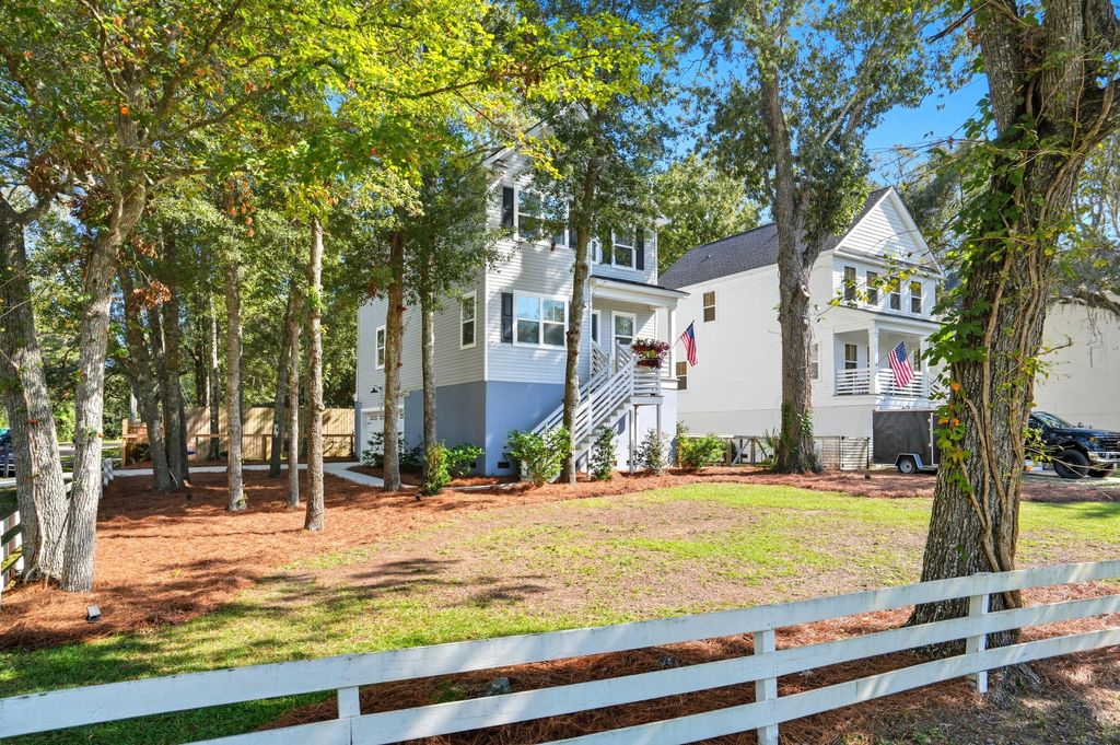 Photo of 1319 Lucinda Street, Mount Pleasant, SC 29466 (MLS # 25026138)