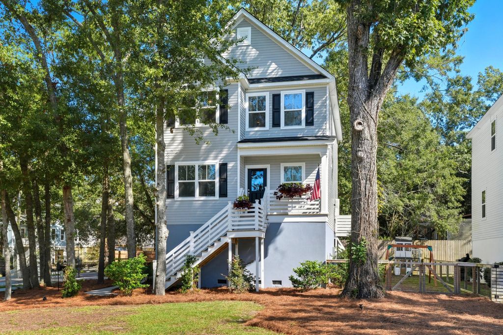Photo of 1319 Lucinda Street, Mount Pleasant, SC 29466 (MLS # 25026138)