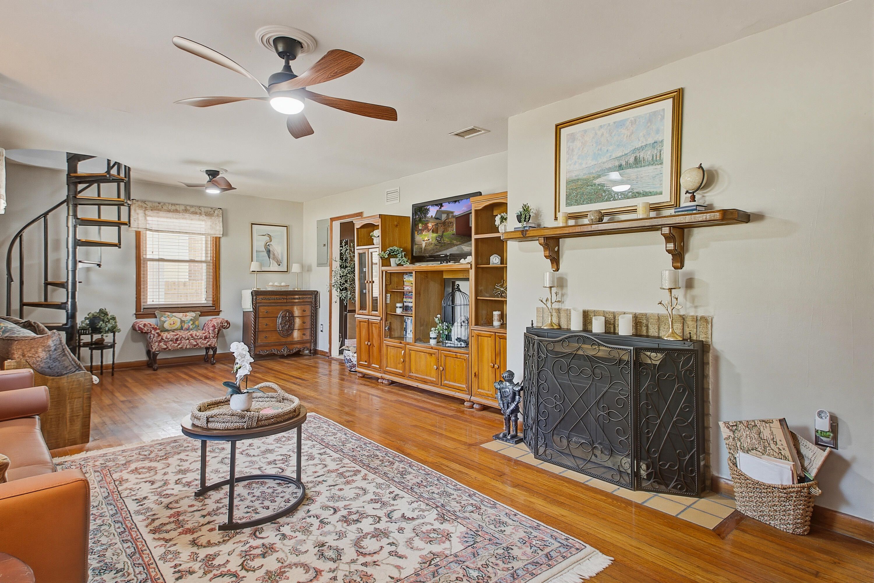 1235 Fort Drive
