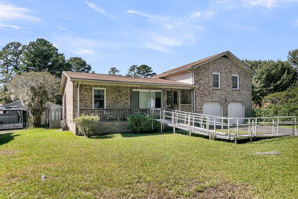Photo of 1019 Live Oak Avenue, Moncks Corner, SC 29461 (MLS # 25028764)