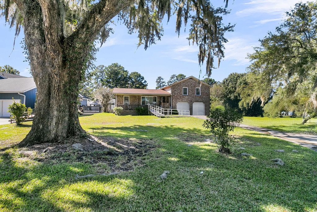 Photo of 1019 Live Oak Avenue, Moncks Corner, SC 29461 (MLS # 25028764)